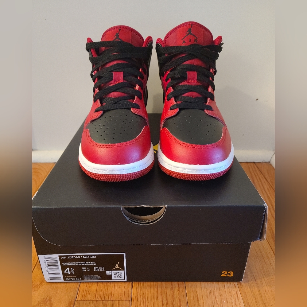 Air Jordan 1 Mid GS ' Reverse Bred' Size 4.5